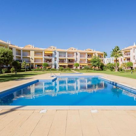 Serene Apartment W/ Balcony And Pool By Lovelystay Quarteira Εξωτερικό φωτογραφία