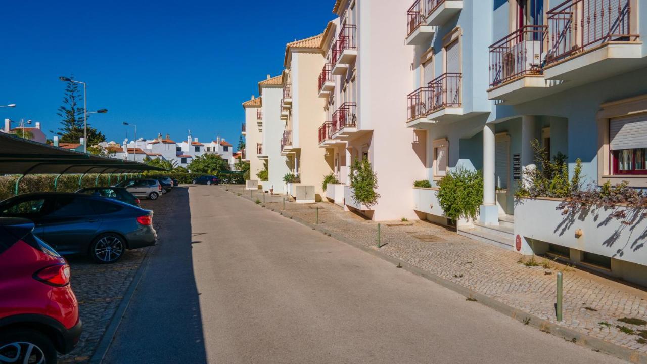 Serene Apartment W/ Balcony And Pool By Lovelystay Quarteira Εξωτερικό φωτογραφία