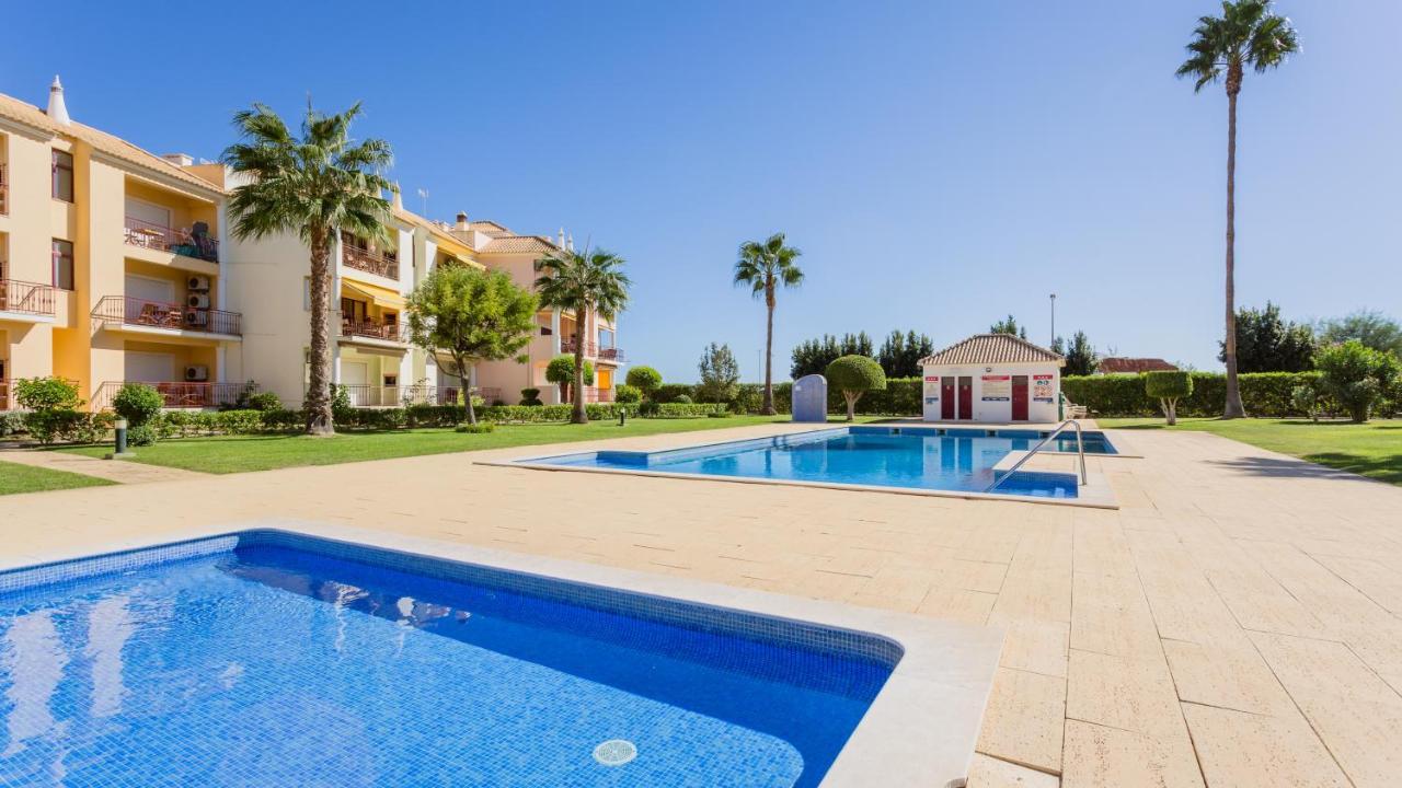 Serene Apartment W/ Balcony And Pool By Lovelystay Quarteira Εξωτερικό φωτογραφία