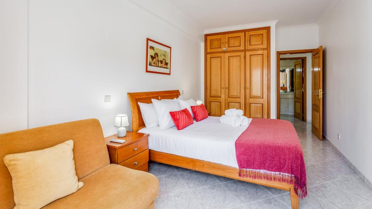 Serene Apartment W/ Balcony And Pool By Lovelystay Quarteira Εξωτερικό φωτογραφία
