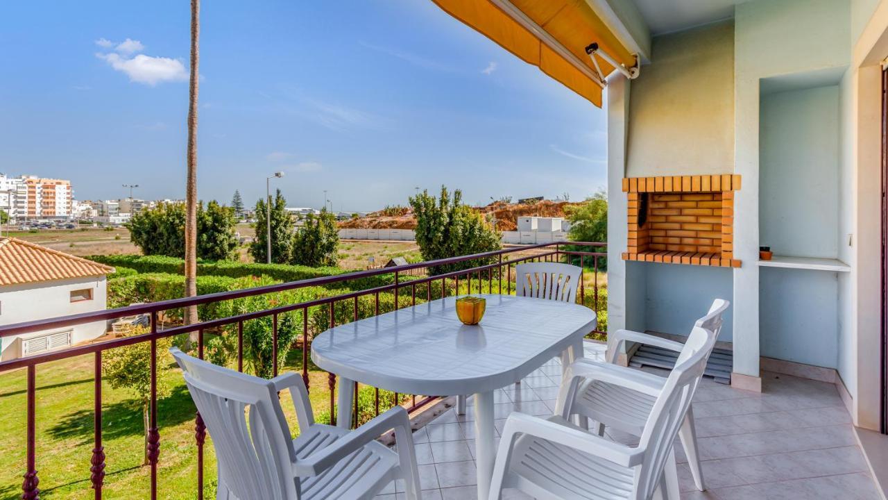 Serene Apartment W/ Balcony And Pool By Lovelystay Quarteira Εξωτερικό φωτογραφία