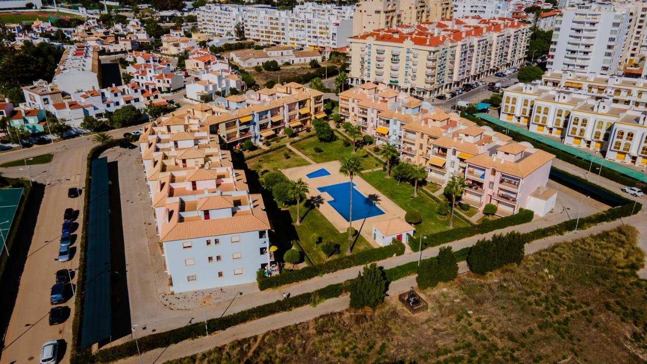 Serene Apartment W/ Balcony And Pool By Lovelystay Quarteira Εξωτερικό φωτογραφία